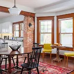 Relaxong House Of Glen Mills
