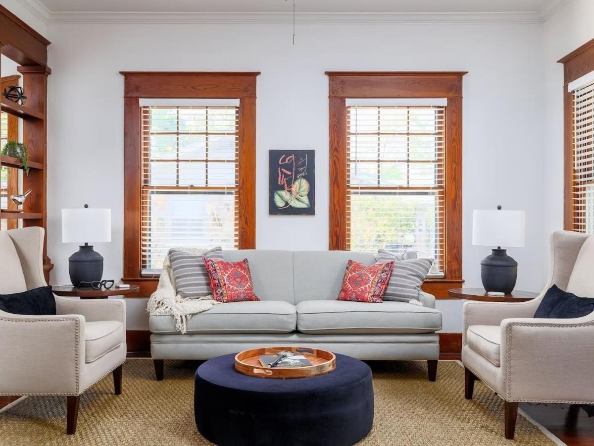 Relaxong House Of *